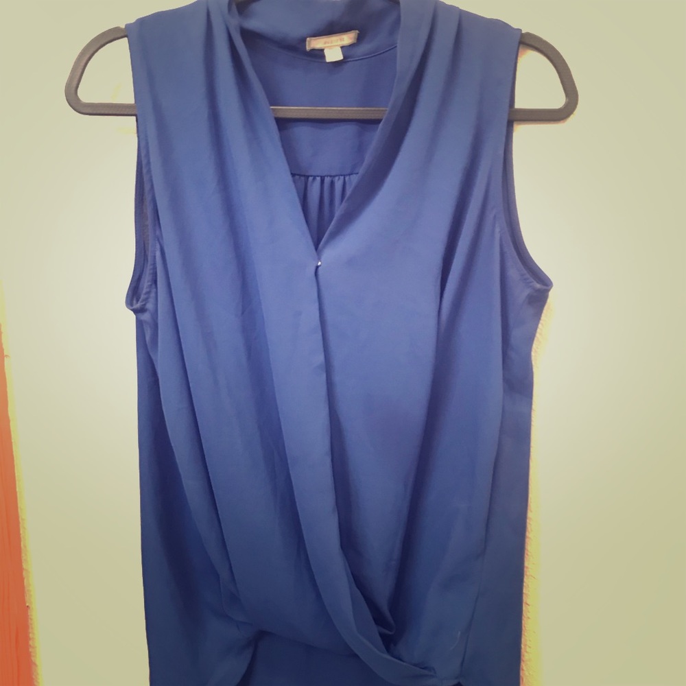 Pleione Flowy Sleeveless Blouse